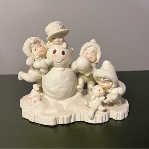 Tykes On Ice Festive Snowman and Children Figurine - White